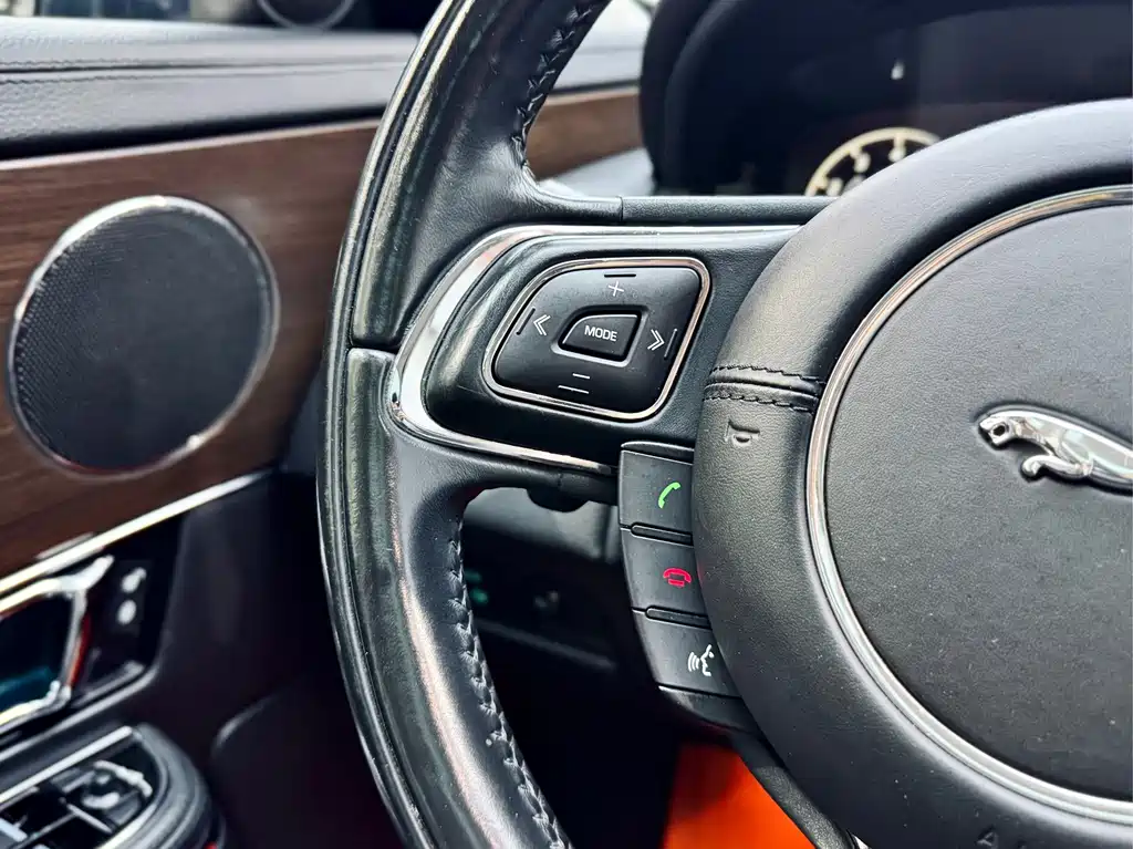 Jaguar Jaguar XJ 2016 XJL 2.0T RWD Elegant Business Edition 2016 - thumbnail 11