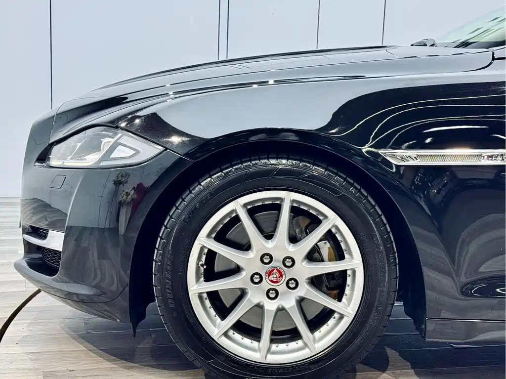 Jaguar Jaguar XJ 2016 XJL 2.0T RWD Elegant Business Edition 2016 - thumbnail 20