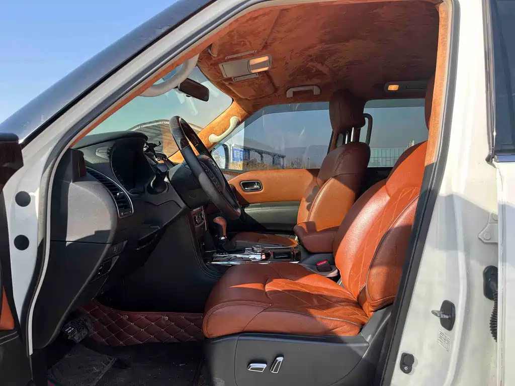 Nissan Nissan Patrol 2018 4.0L LE 2019 - thumbnail 3