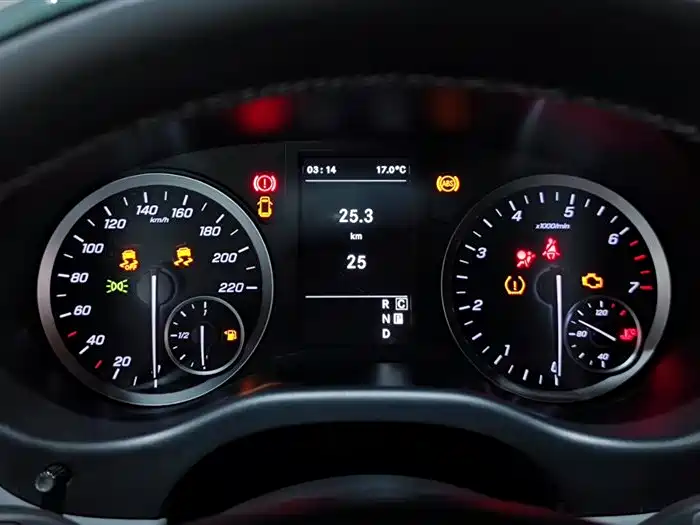 Mercedes-Benz Vito 2021 2.0T Business Edition 7-seater 2023 - thumbnail 5