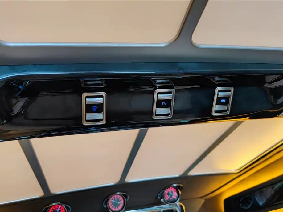 Mercedes-Benz Vito 2021 2.0T Business Edition 7-seater 2023 - thumbnail 14