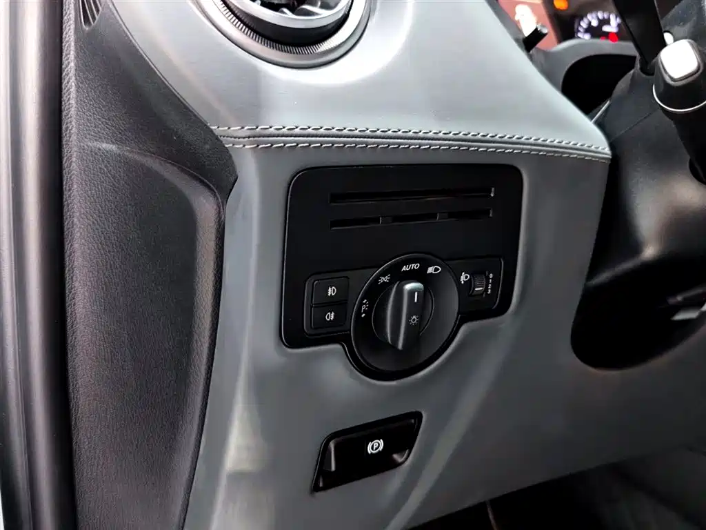 Mercedes-Benz Vito 2021 2.0T Business Edition 7-seater 2023 - thumbnail 17