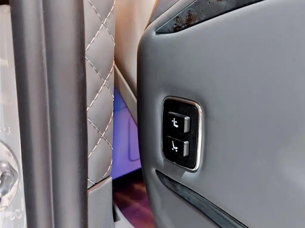 Mercedes-Benz Vito 2021 2.0T Business Edition 7-seater 2023 - thumbnail 23