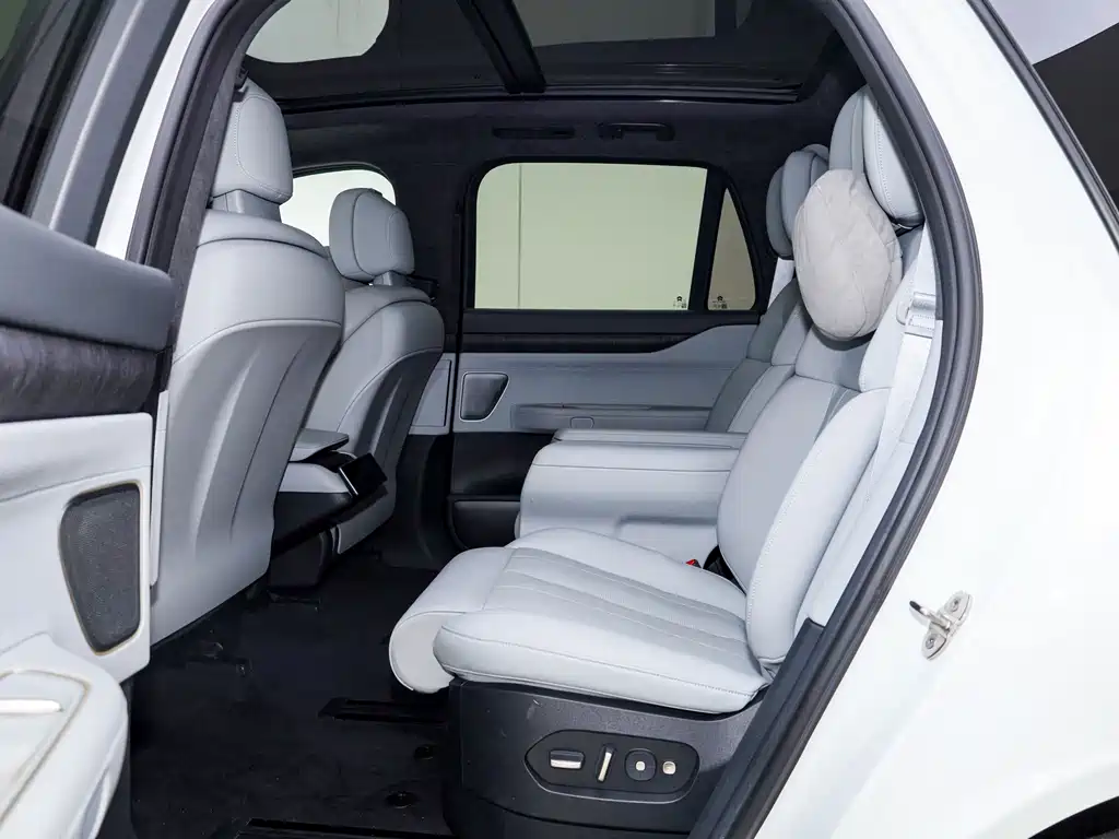 NIO NIO ES8 2024 75kWh 2024 - thumbnail 25