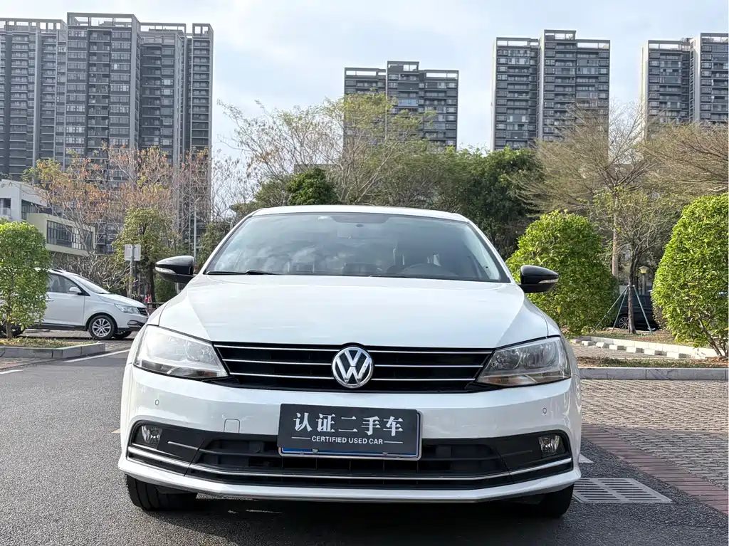Volkswagen Volkswagen Sagitar 2018 280TSI DSG Edition 2018 - thumbnail 2