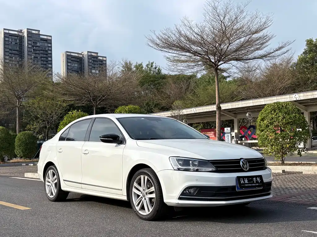 Volkswagen Volkswagen Sagitar 2018 280TSI DSG Edition 2018 - thumbnail 3