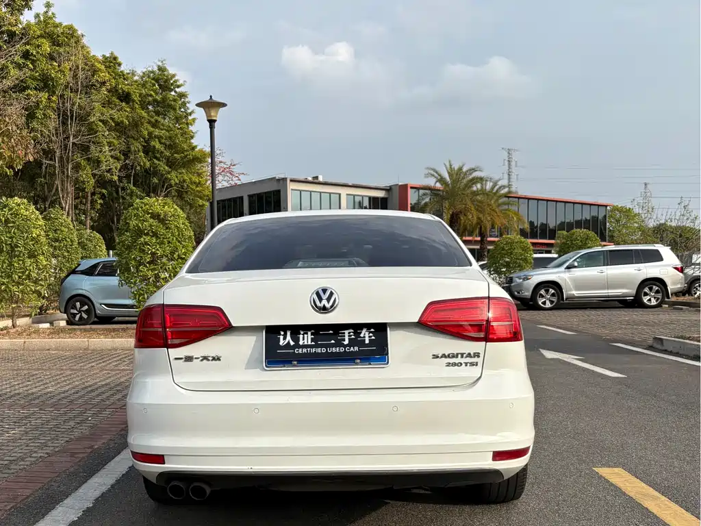 Volkswagen Volkswagen Sagitar 2018 280TSI DSG Edition 2018 - thumbnail 6