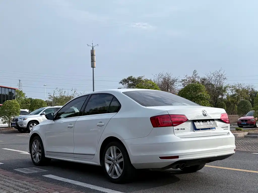 Volkswagen Volkswagen Sagitar 2018 280TSI DSG Edition 2018 - thumbnail 7
