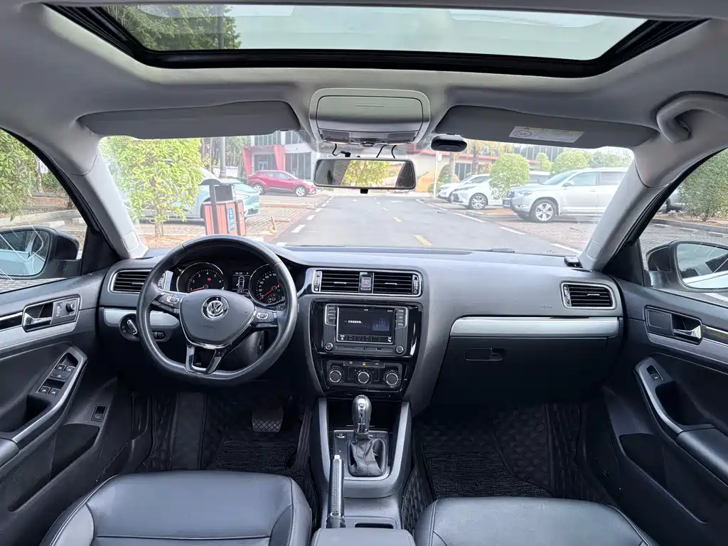 Volkswagen Volkswagen Sagitar 2018 280TSI DSG Edition 2018 - thumbnail 16