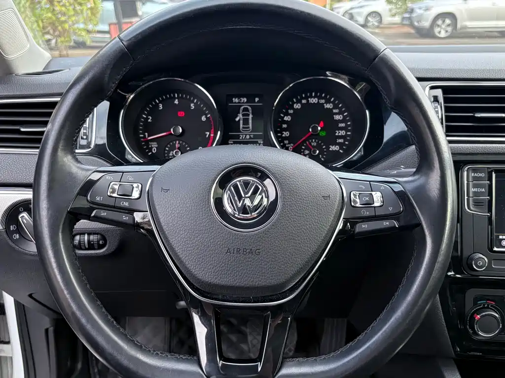 Volkswagen Volkswagen Sagitar 2018 280TSI DSG Edition 2018 - thumbnail 17