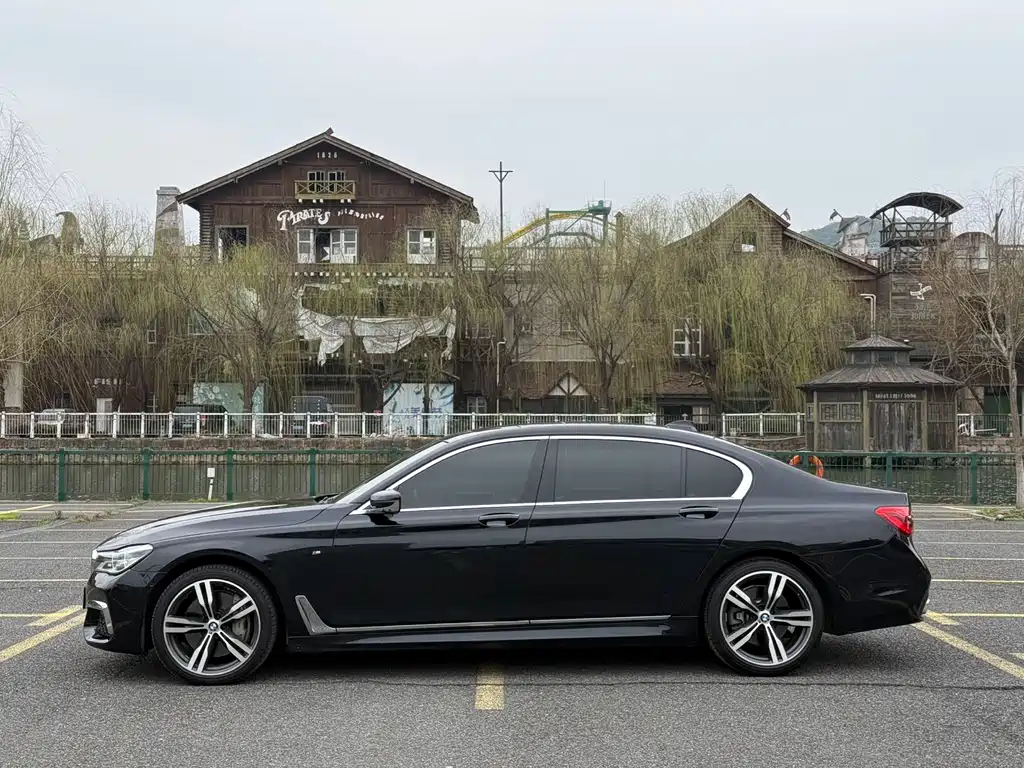 BMW BMW 7 Series 2018 750Li xDrive M Sport Package 2018 - thumbnail 4