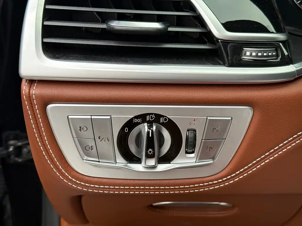 BMW BMW 7 Series 2018 750Li xDrive M Sport Package 2018 - thumbnail 15