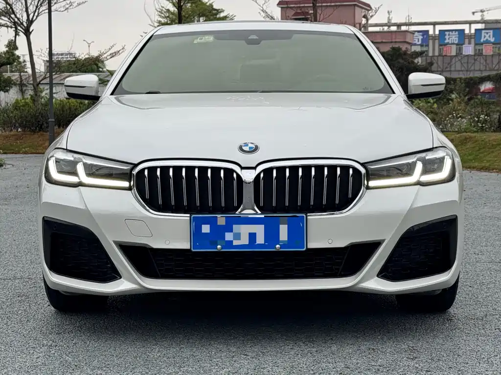 BMW BMW 5 Series 2022 Model Year Facelift 530Li Leading Type M Sport Package 2022 - thumbnail 2