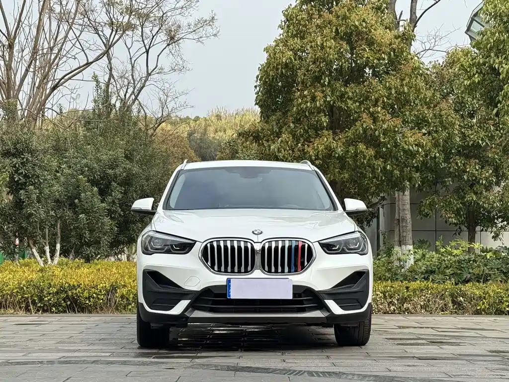 BMW BMW X1 2022 sDrive25Li Leading Edition 2022 - thumbnail 2