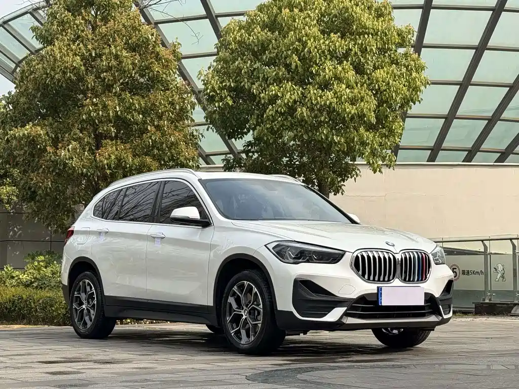 BMW BMW X1 2022 sDrive25Li Leading Edition 2022 - thumbnail 3
