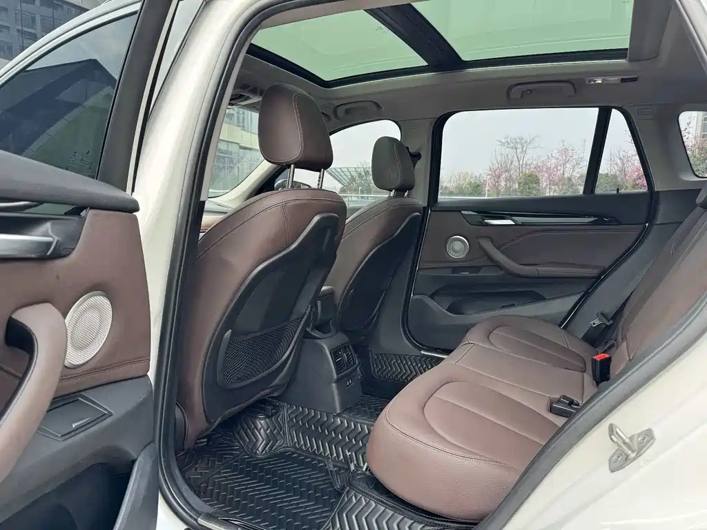 BMW BMW X1 2022 sDrive25Li Leading Edition 2022 - thumbnail 6