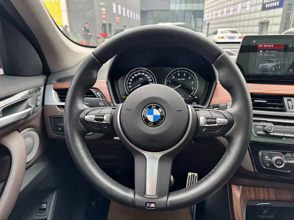 BMW BMW X1 2022 sDrive25Li Leading Edition 2022 - thumbnail 11