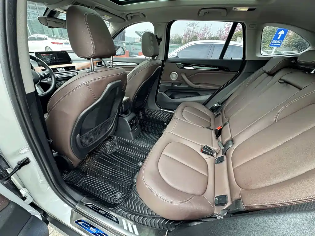 BMW BMW X1 2022 sDrive25Li Leading Edition 2022 - thumbnail 15