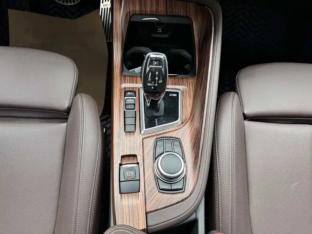 BMW BMW X1 2022 sDrive25Li Leading Edition 2022 - thumbnail 17
