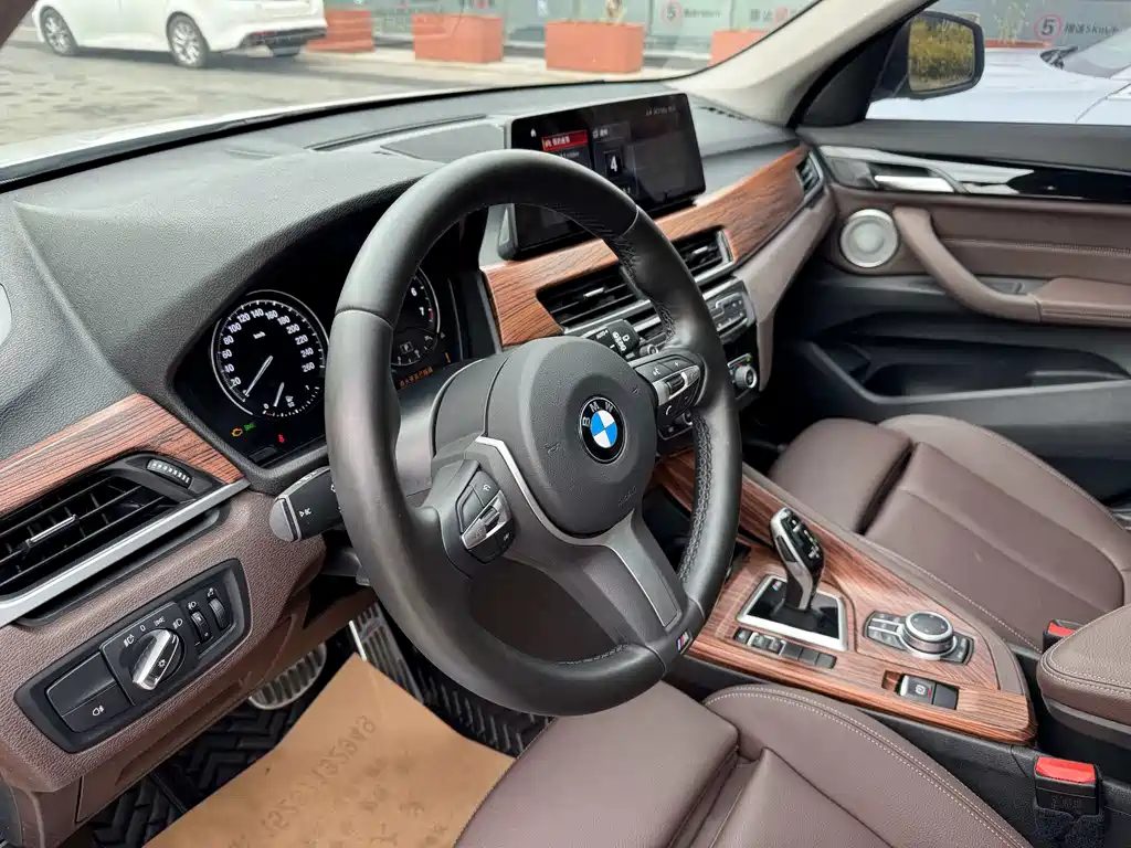 BMW BMW X1 2022 sDrive25Li Leading Edition 2022 - thumbnail 22