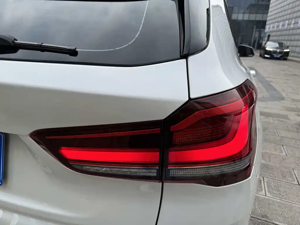 BMW BMW X1 2022 sDrive25Li Leading Edition 2022 - thumbnail 29
