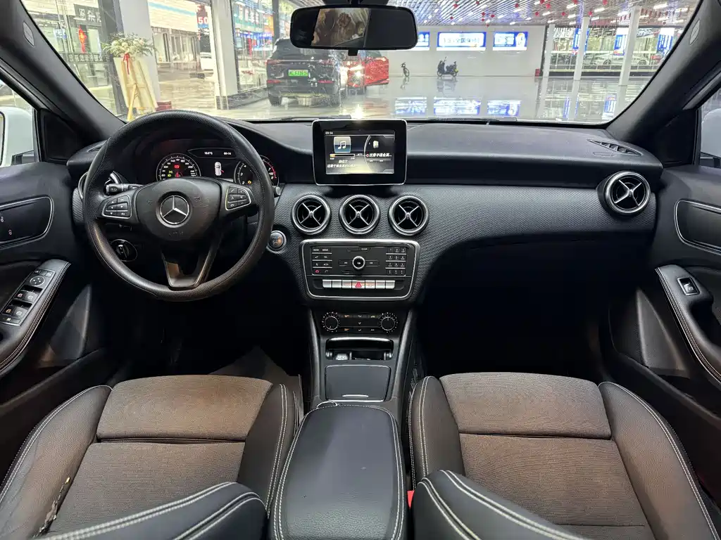 Mercedes-Benz Mercedes-Benz A-Class 2016 A 180 2016 - thumbnail 11