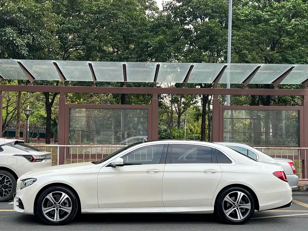 Mercedes-Benz Mercedes-Benz E-Class 2020 E 260 L Sport 2020 - thumbnail 4