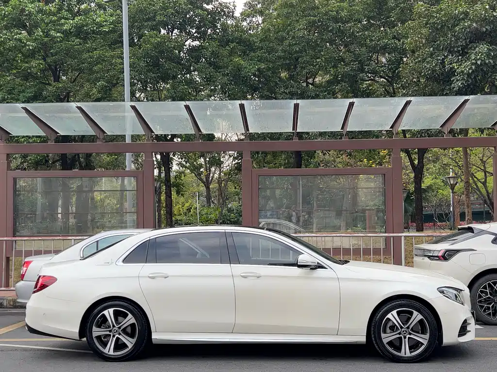 Mercedes-Benz Mercedes-Benz E-Class 2020 E 260 L Sport 2020 - thumbnail 6