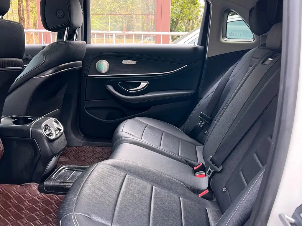 Mercedes-Benz Mercedes-Benz E-Class 2020 E 260 L Sport 2020 - thumbnail 11