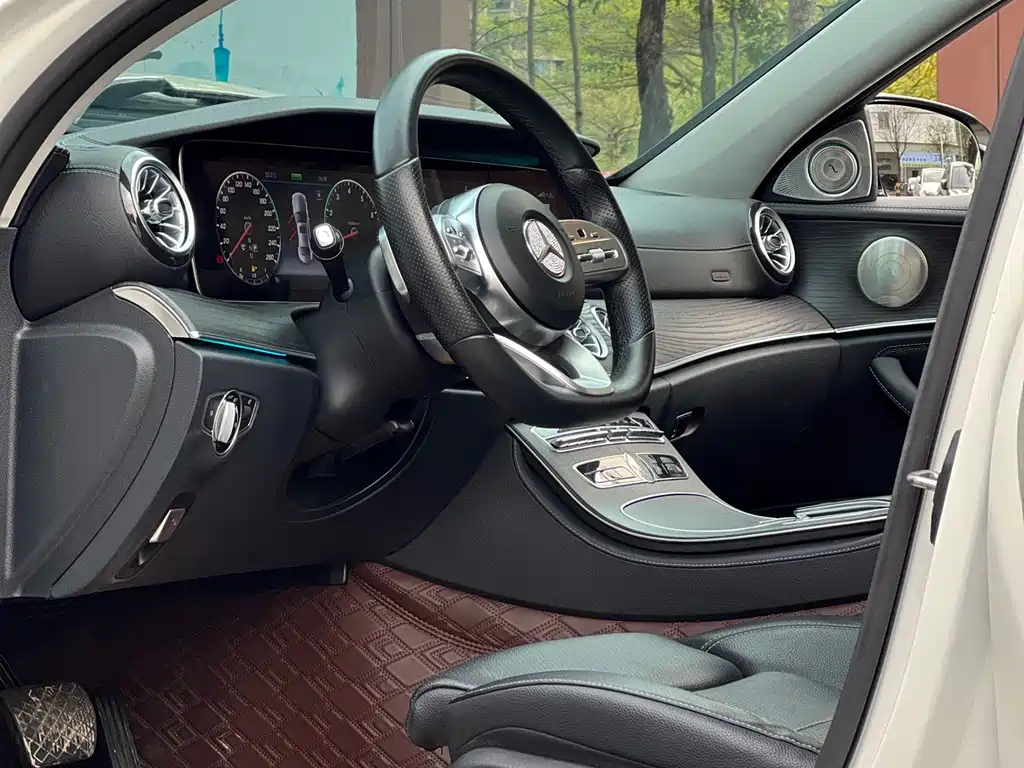 Mercedes-Benz Mercedes-Benz E-Class 2020 E 260 L Sport 2020 - thumbnail 14