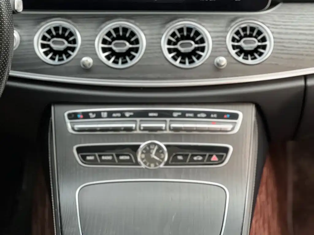 Mercedes-Benz Mercedes-Benz E-Class 2020 E 260 L Sport 2020 - thumbnail 18
