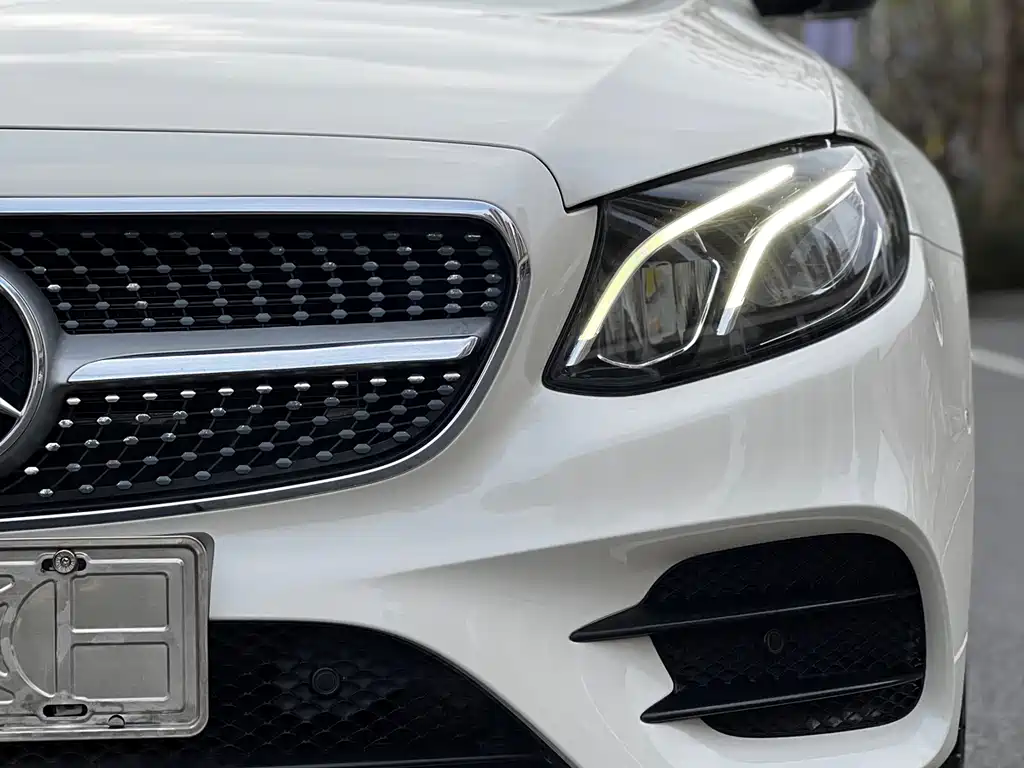Mercedes-Benz Mercedes-Benz E-Class 2020 E 260 L Sport 2020 - thumbnail 20