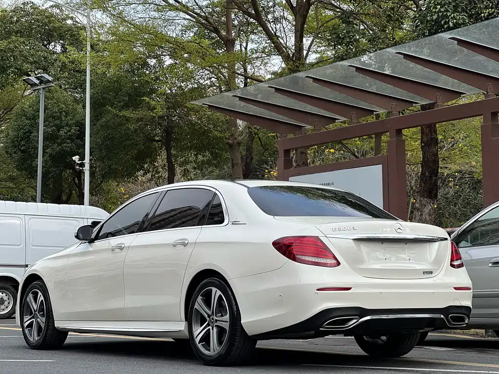 Mercedes-Benz Mercedes-Benz E-Class 2020 E 260 L Sport 2020 - thumbnail 23
