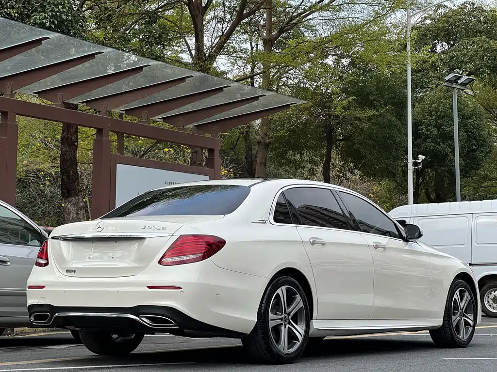 Mercedes-Benz Mercedes-Benz E-Class 2020 E 260 L Sport 2020 - thumbnail 24