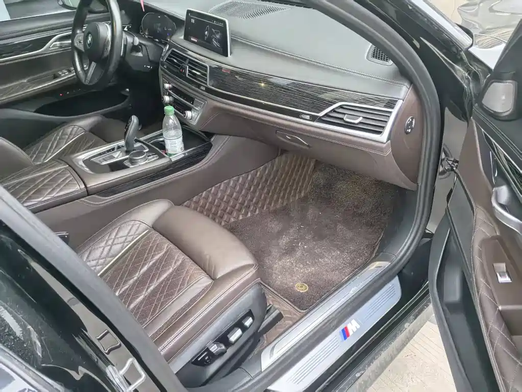 BMW BMW 7 Series 2021 740Li Leading Model M Sport Package 2022 - thumbnail 9