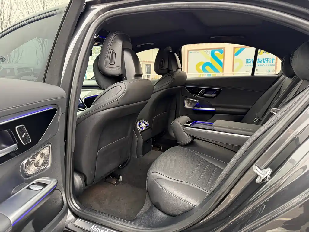Mercedes-Benz Mercedes-Benz C-Class 2023 Facelift C 260 L Night Sport Edition 2023 - thumbnail 7