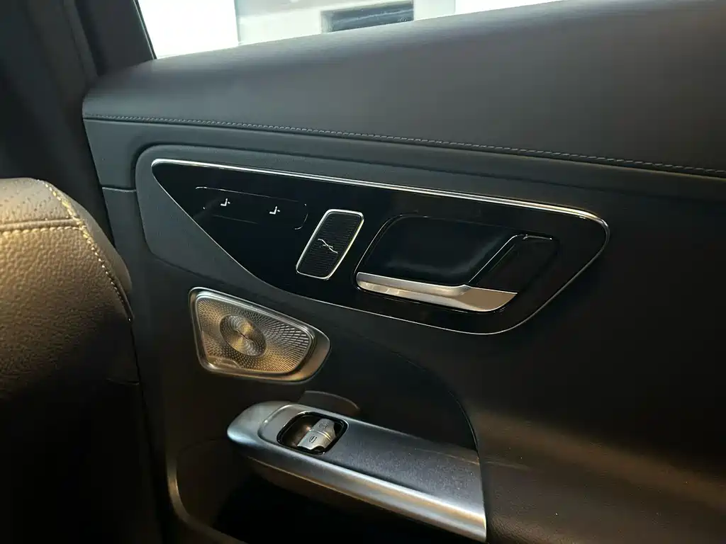 Mercedes-Benz Mercedes-Benz C-Class 2023 Facelift C 260 L Night Sport Edition 2023 - thumbnail 8