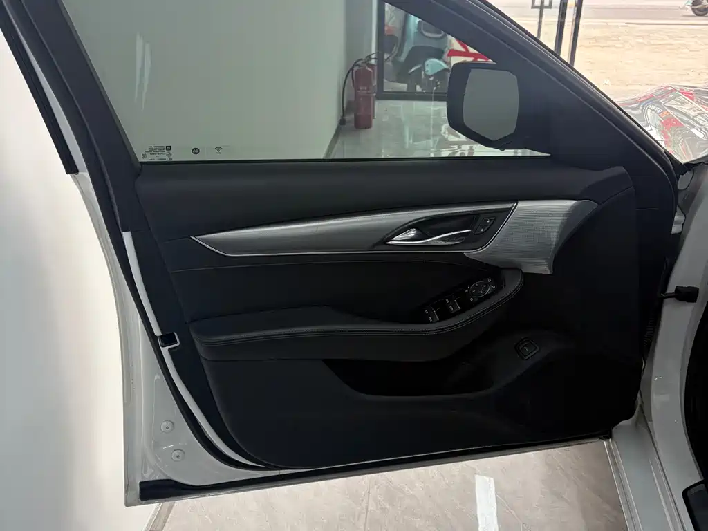 Cadillac Cadillac CT5 2023 28T Luxury (Standard) 2023 - thumbnail 13