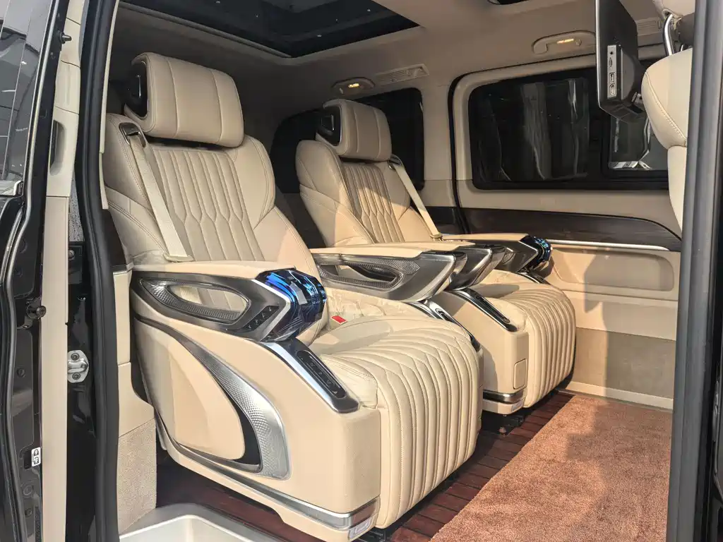 Mercedes-Benz Mercedes-Benz V-Class 2020 V 260 Navigation Edition 2021 - thumbnail 4