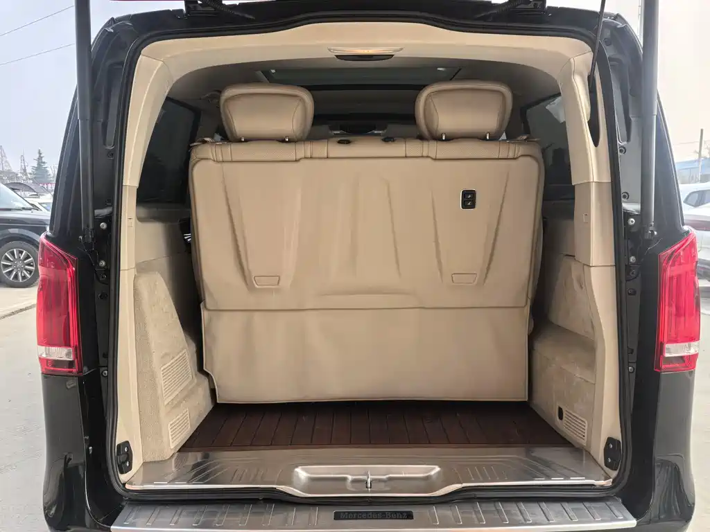 Mercedes-Benz Mercedes-Benz V-Class 2020 V 260 Navigation Edition 2021 - thumbnail 7