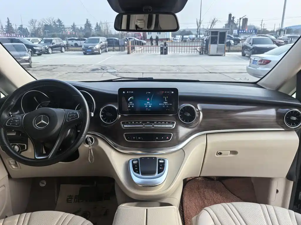 Mercedes-Benz Mercedes-Benz V-Class 2020 V 260 Navigation Edition 2021 - thumbnail 8