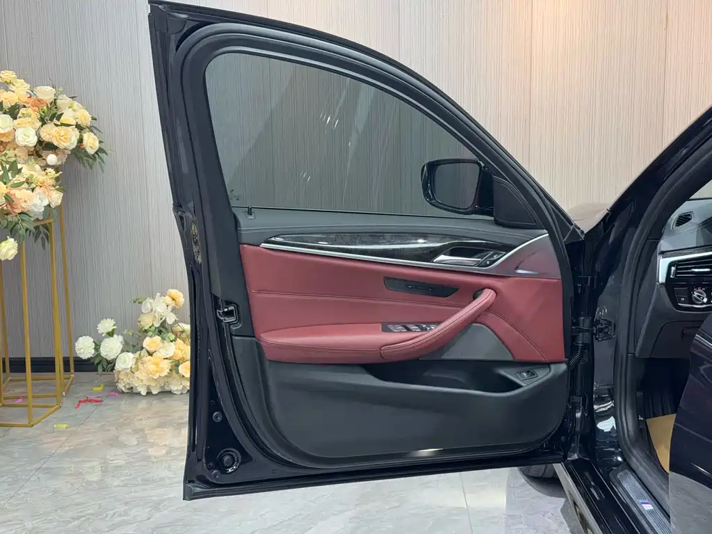 BMW BMW 5 Series 2022 Model Year Facelift 530Li Leading Type M Sport Package 2022 - thumbnail 9