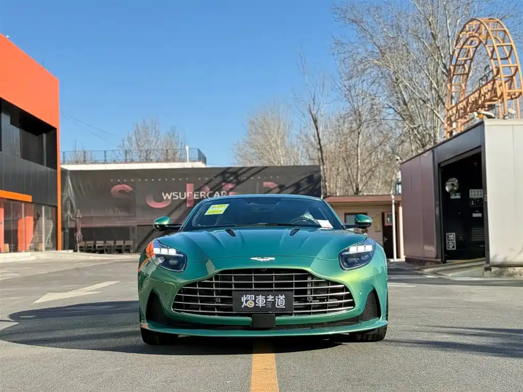 Aston Martin Aston Martin DB12 2025 4.0T V8 Coupe 2026 - thumbnail 2