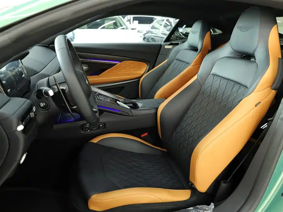 Aston Martin Aston Martin DB12 2025 4.0T V8 Coupe 2026 - thumbnail 6