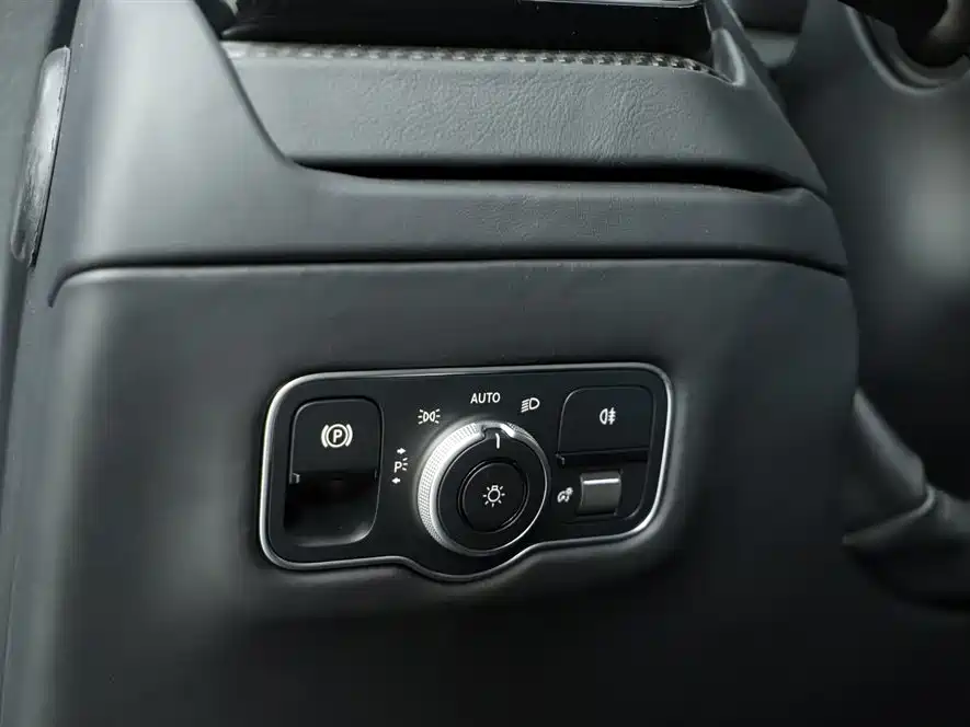 Aston Martin Aston Martin DB12 2025 4.0T V8 Coupe 2026 - thumbnail 21