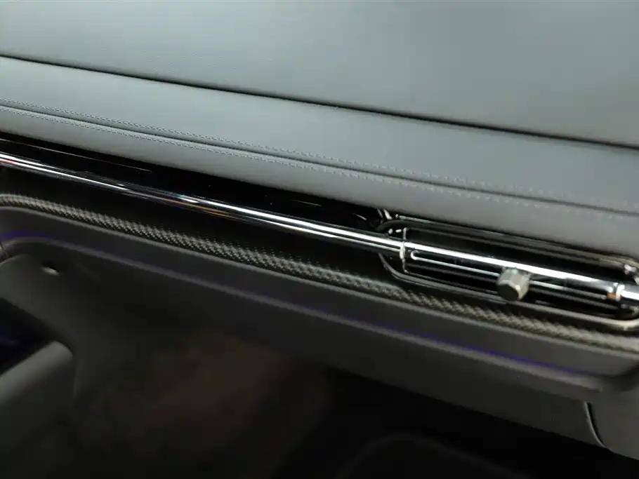 Aston Martin Aston Martin DB12 2025 4.0T V8 Coupe 2026 - thumbnail 23