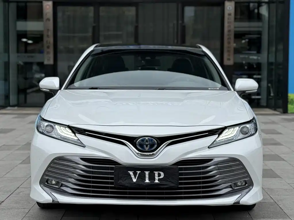Toyota Toyota Camry 2019 Model Year Facelift Hybrid 2.5HG Luxury Edition 2020 - thumbnail 2