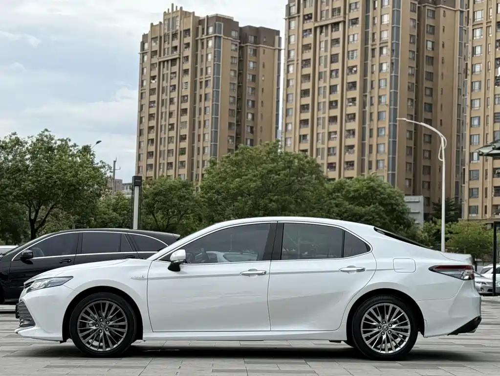 Toyota Toyota Camry 2019 Model Year Facelift Hybrid 2.5HG Luxury Edition 2020 - thumbnail 16