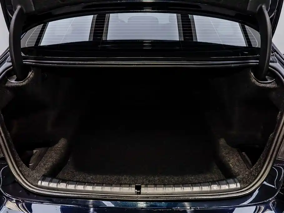 BMW BMW 5 Series 2022 Model Year Facelift 530Li Leading Edition Luxury Package 2022 - thumbnail 6