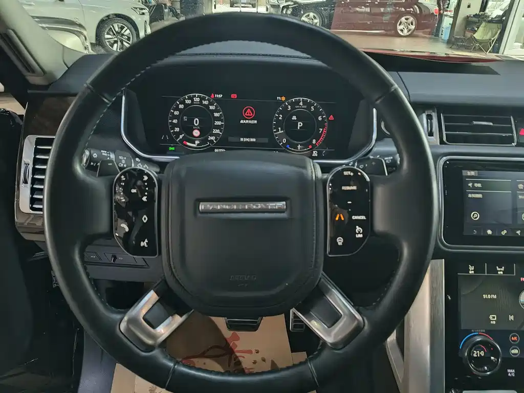 Land Rover Range Rover 2022 3.0 L6 400PS Vogue Long Wheelbase Classic Edition 2022 - thumbnail 10